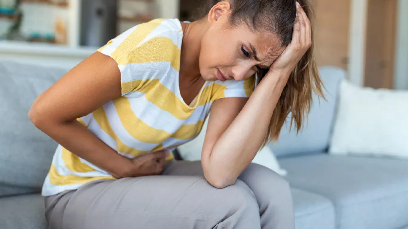 Ilustración — Dolor menstrual causas y tratamientos