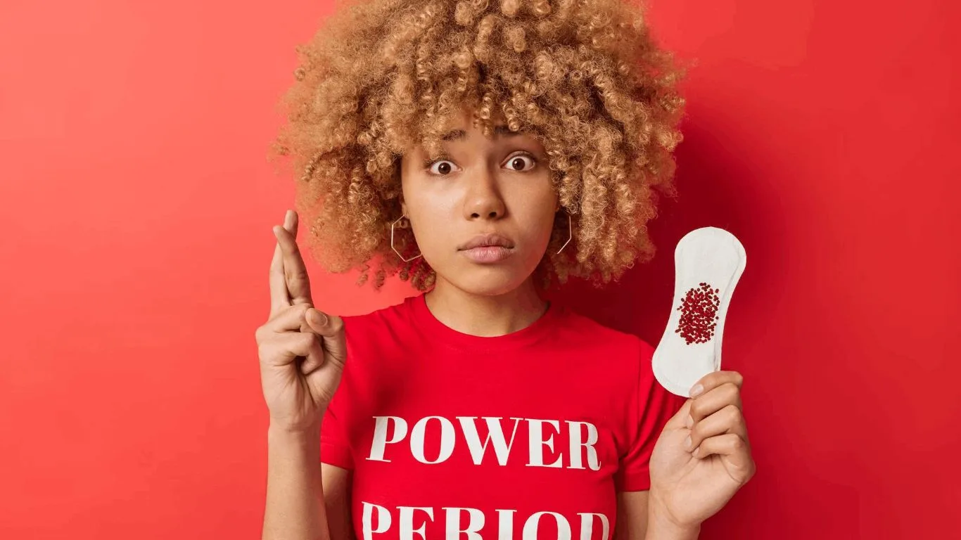 Menorragia comprendiendo el sangrado menstrual abundante y sus implicaciones